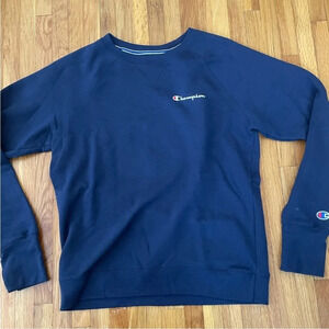 4/$25 Champion Navy Blue Pullover Crewneck Sweatshirt Women’s Small Logo Chest